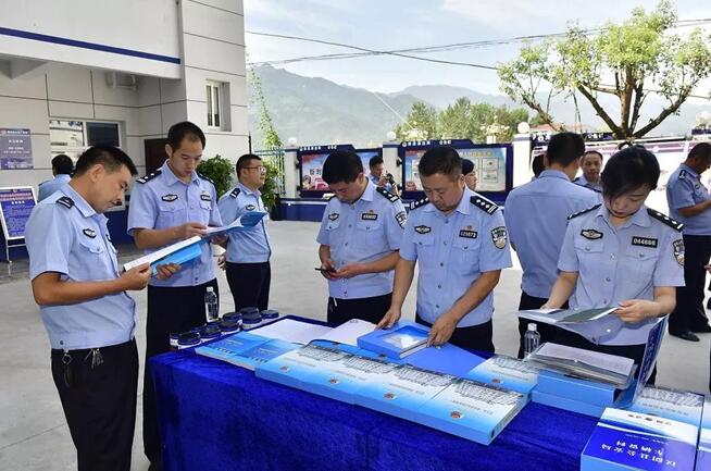 智璟無(wú)人機(jī)立足70周年國(guó)慶大慶， 為漢陰警務(wù)保障工作保駕護(hù)航